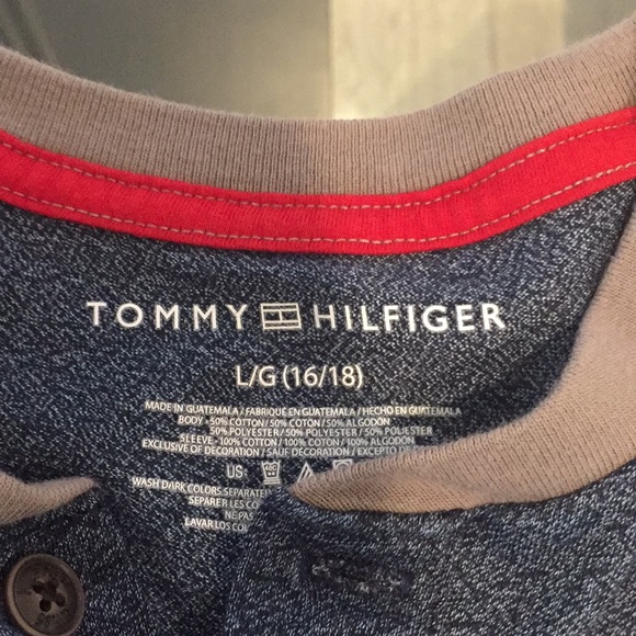 Tommy Hilfigere dress shirt - Picture 2 of 3